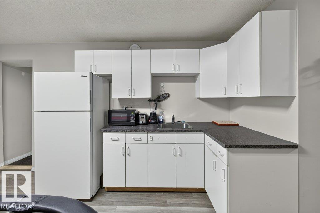 3829 110 AV NW - Image 20