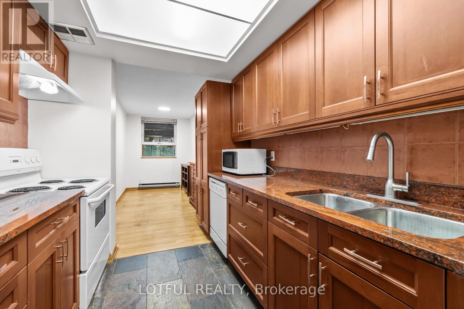 104 - 555 BRITTANY DRIVE, Ottawa — photo 11