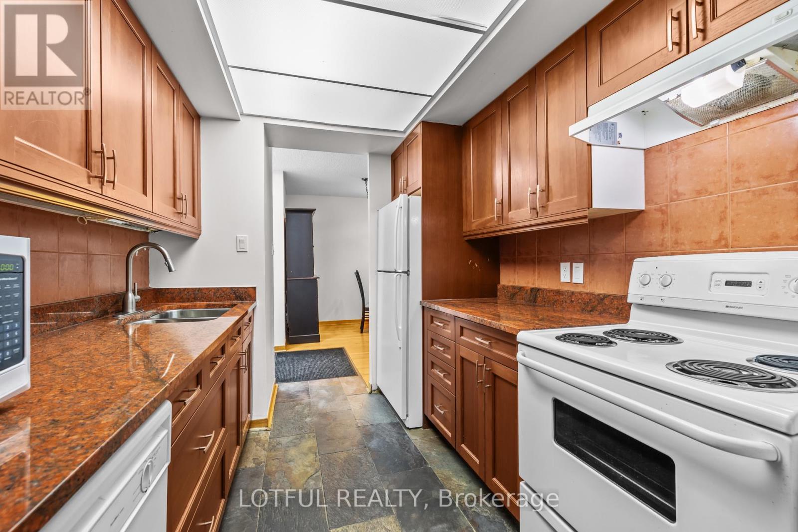 104 - 555 BRITTANY DRIVE, Ottawa — photo 12