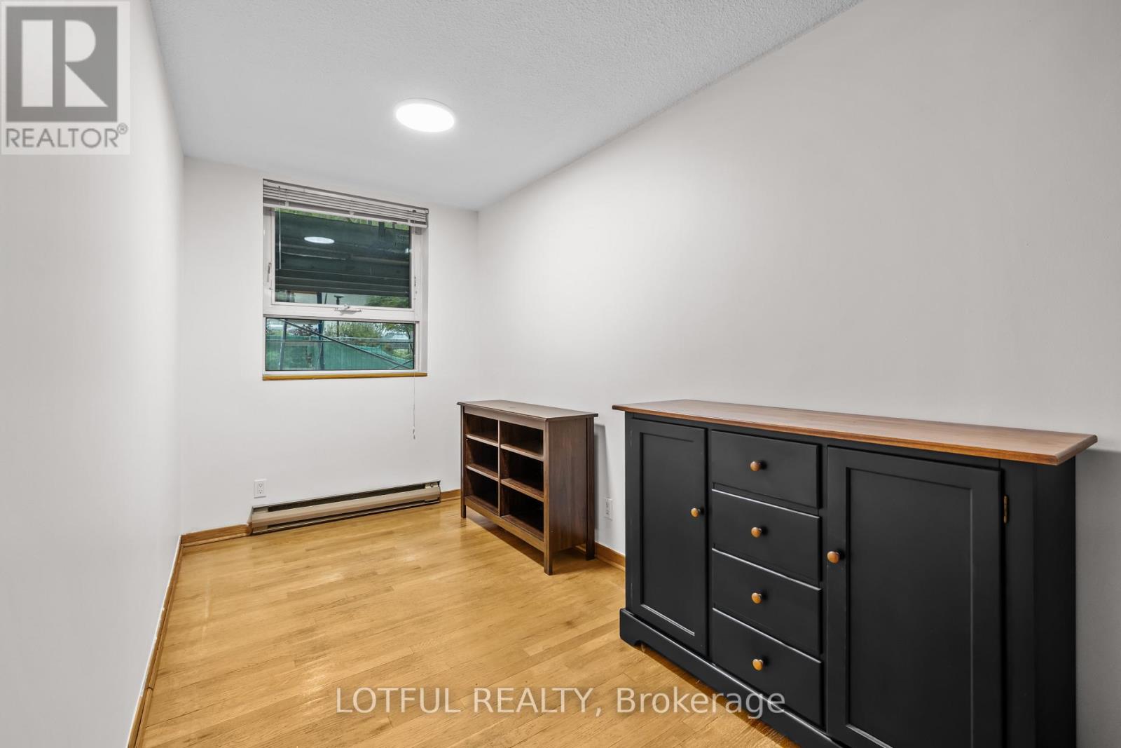#104 555 BRITTANY DRIVE - Image 14