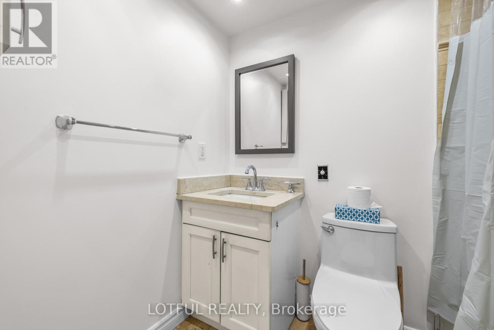 #104 555 BRITTANY DRIVE - Image 18