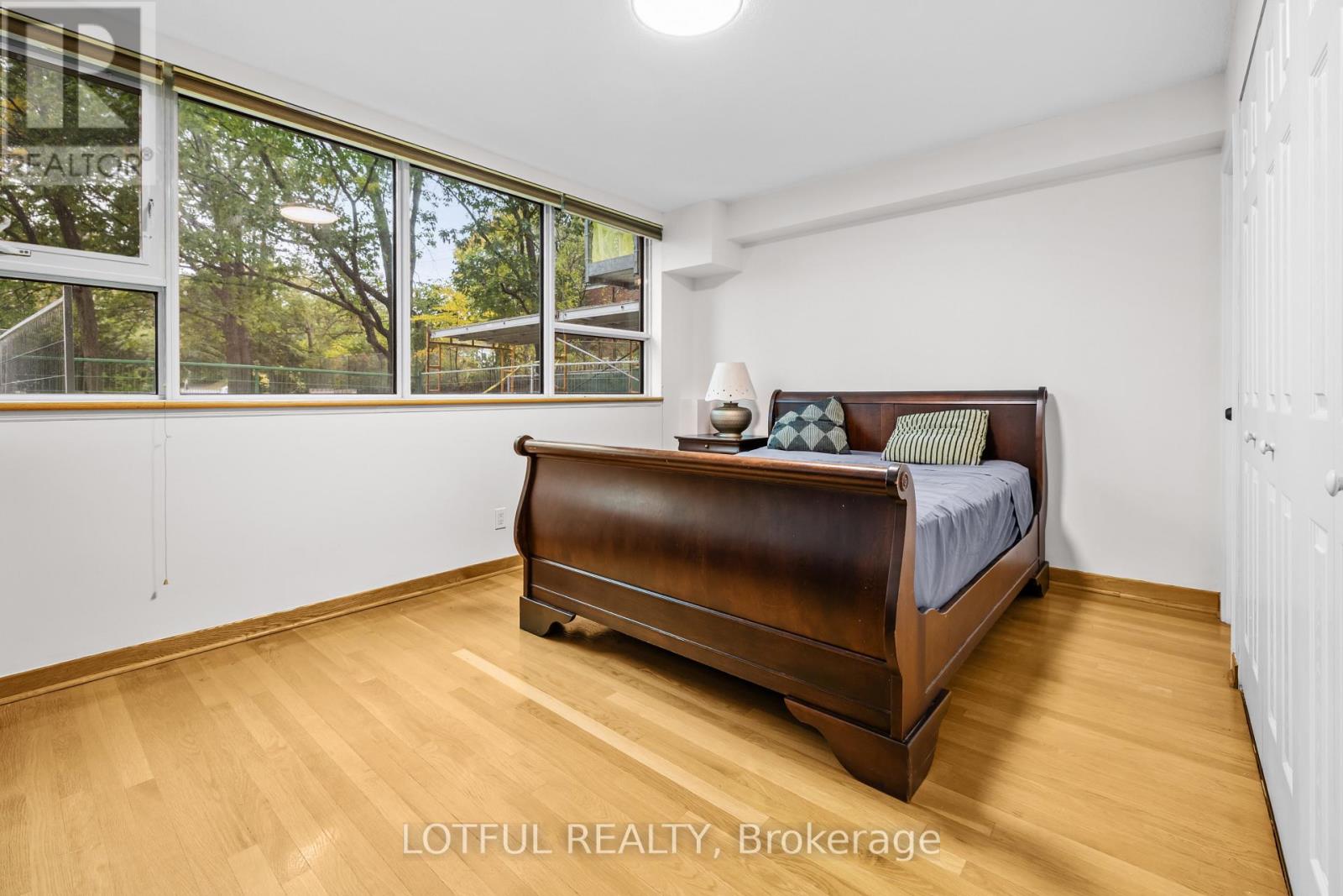 #104 555 BRITTANY DRIVE - Image 20