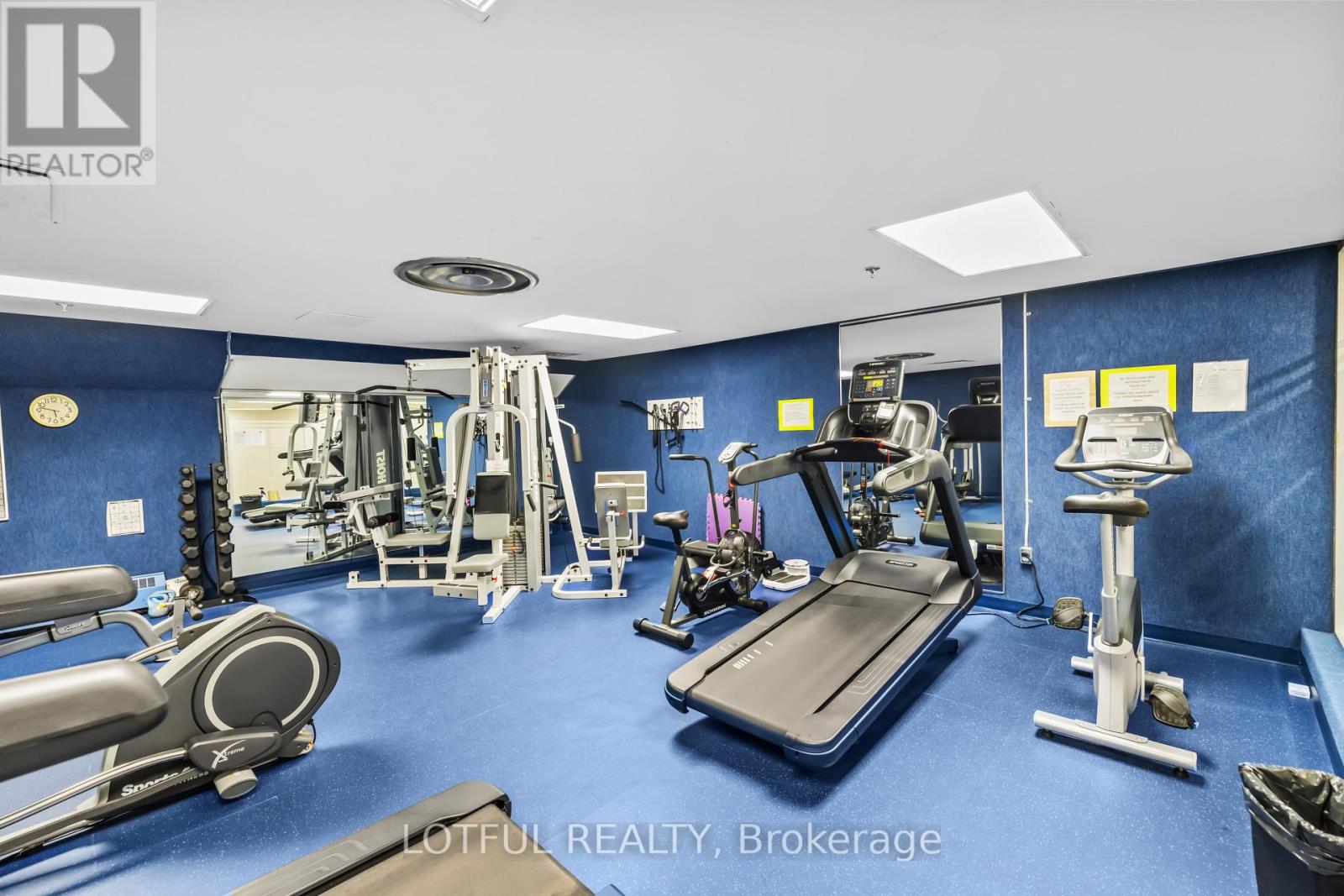 #104 555 BRITTANY DRIVE - Image 25