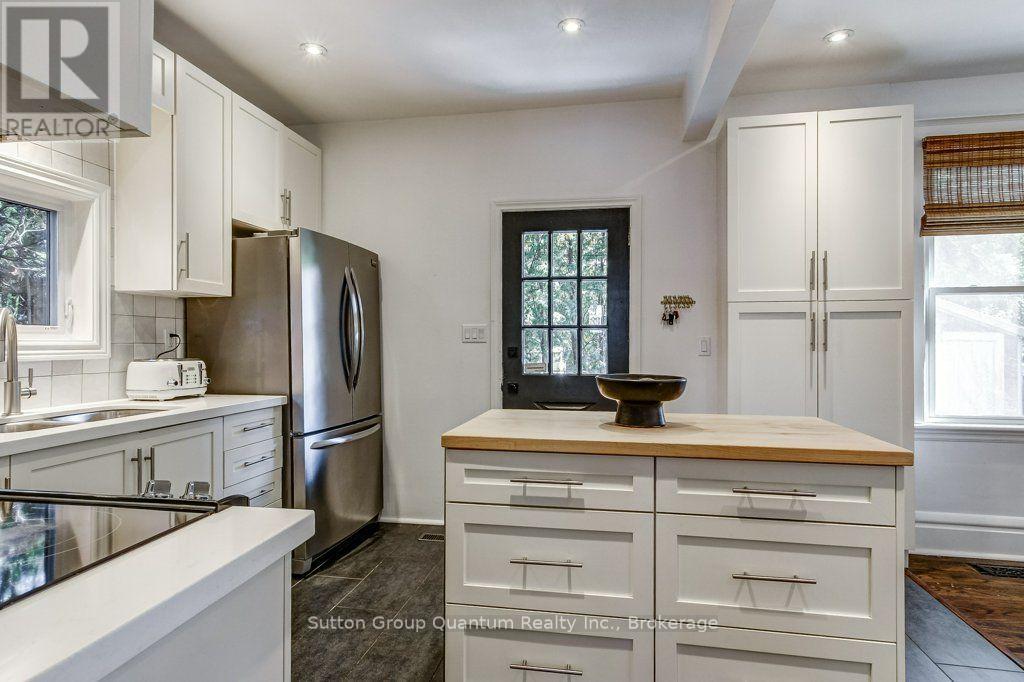 43 ROSSLYN AVENUE S - Image 22