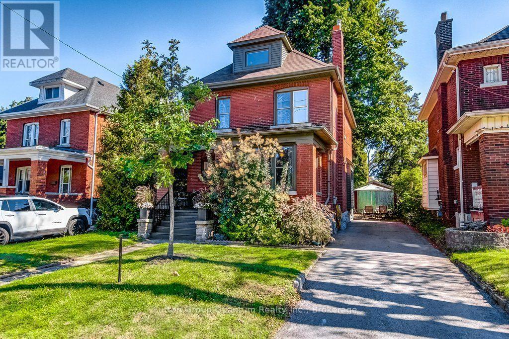 43 ROSSLYN AVENUE S - 4