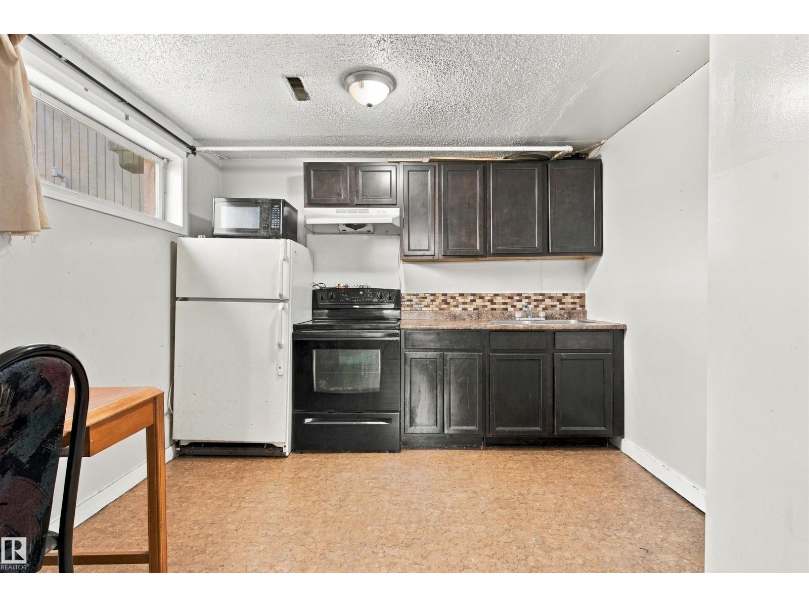 12303 115 AV NW - 25