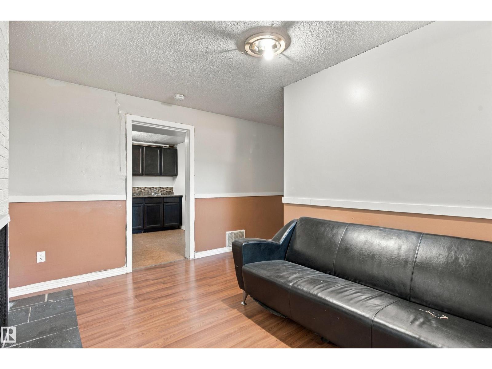 12303 115 AV NW - Image 24