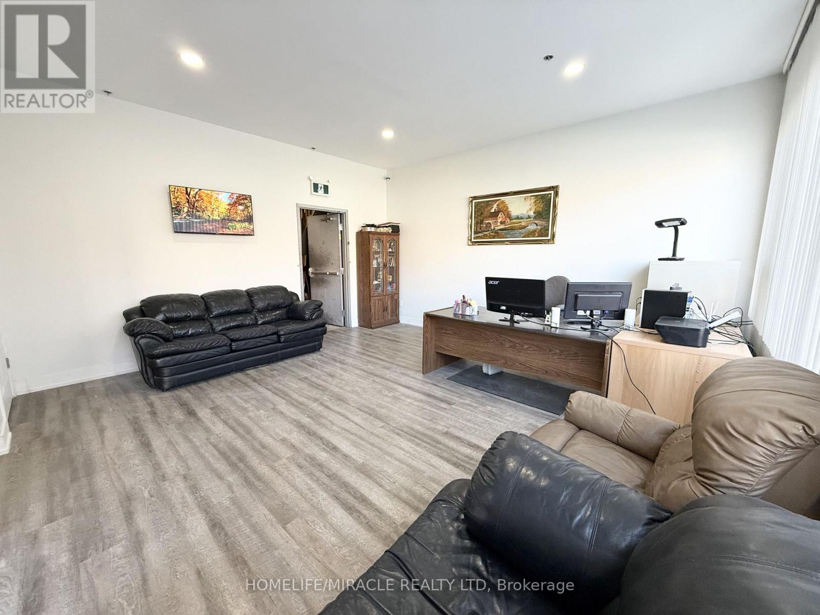 25 - 40 PIPPIN ROAD, Vaughan (Concord) — photo 2