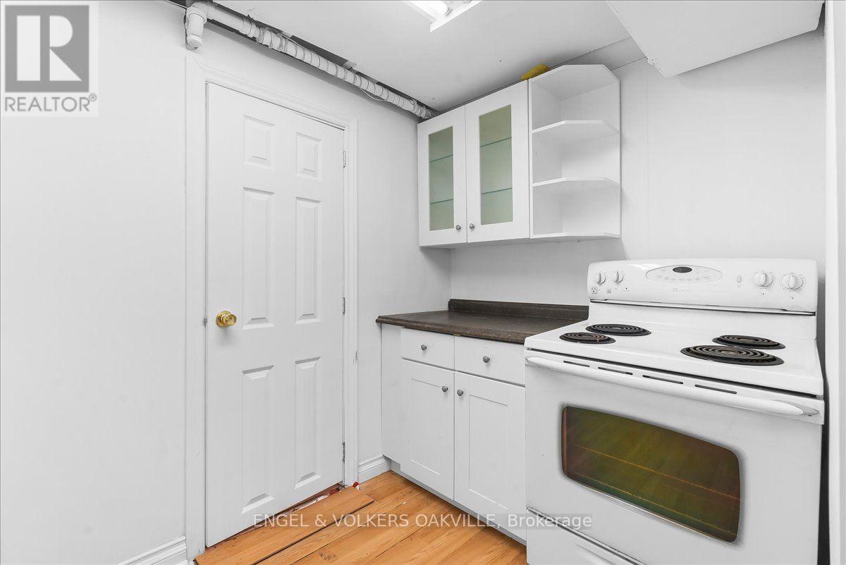 351 RENFORTH DRIVE - 31