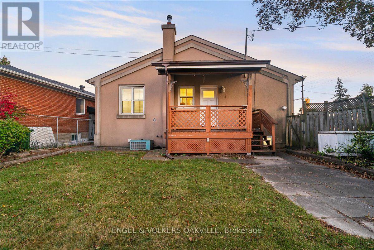 351 RENFORTH DRIVE - 33