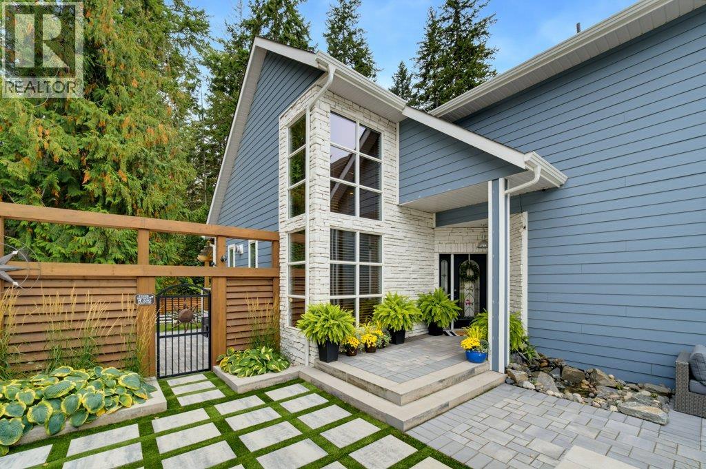 3220 28 Avenue NE - 3