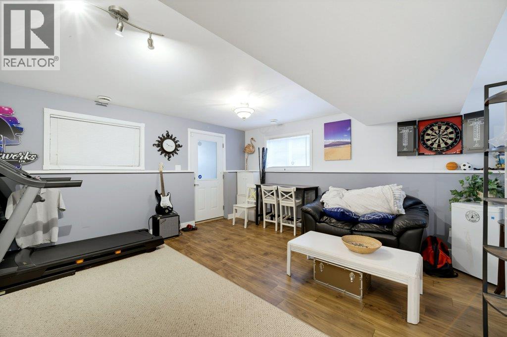 3220 28 Avenue NE - 46