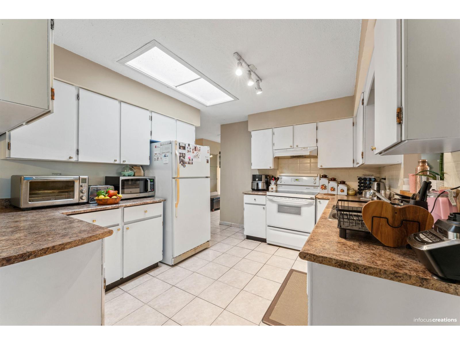15156 93 AVENUE, Surrey - Image 1