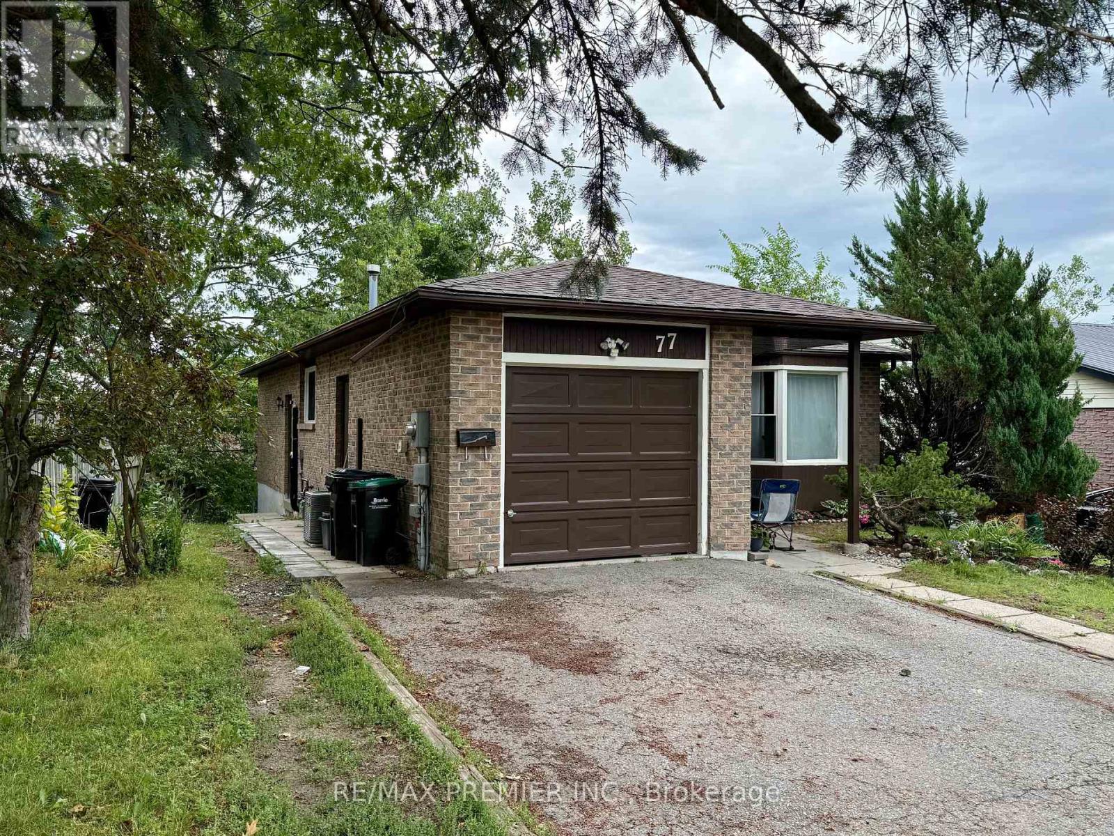 Property for lease at BSMT - 77 FOX RUN