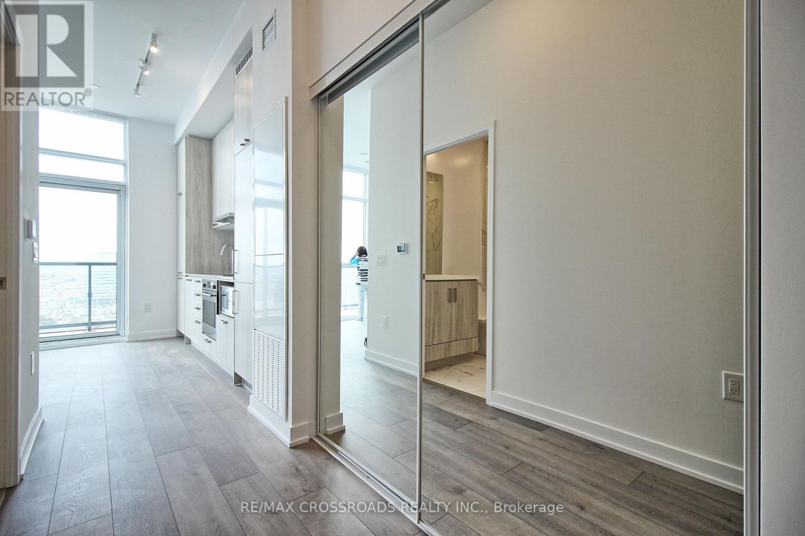 2117 - 38 HONEYCRISP CRESCENT, Vaughan (Vaughan Corporate Centre) — photo 2