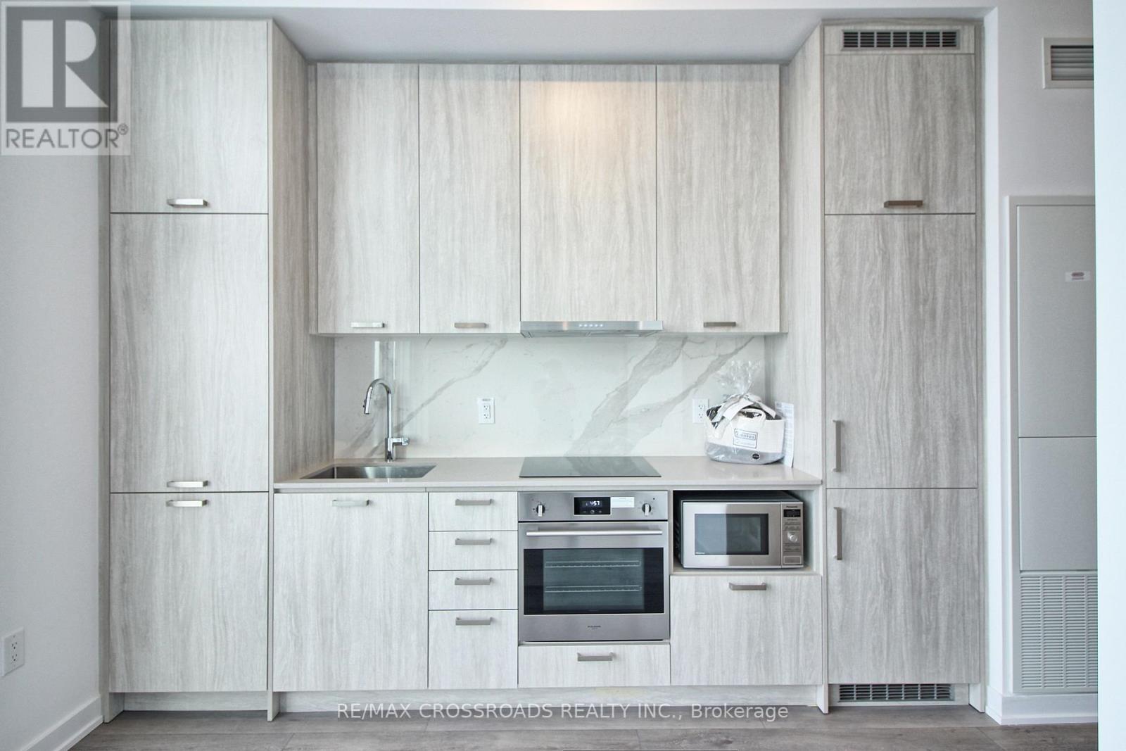 2117 - 38 HONEYCRISP CRESCENT, Vaughan (Vaughan Corporate Centre) — photo 3