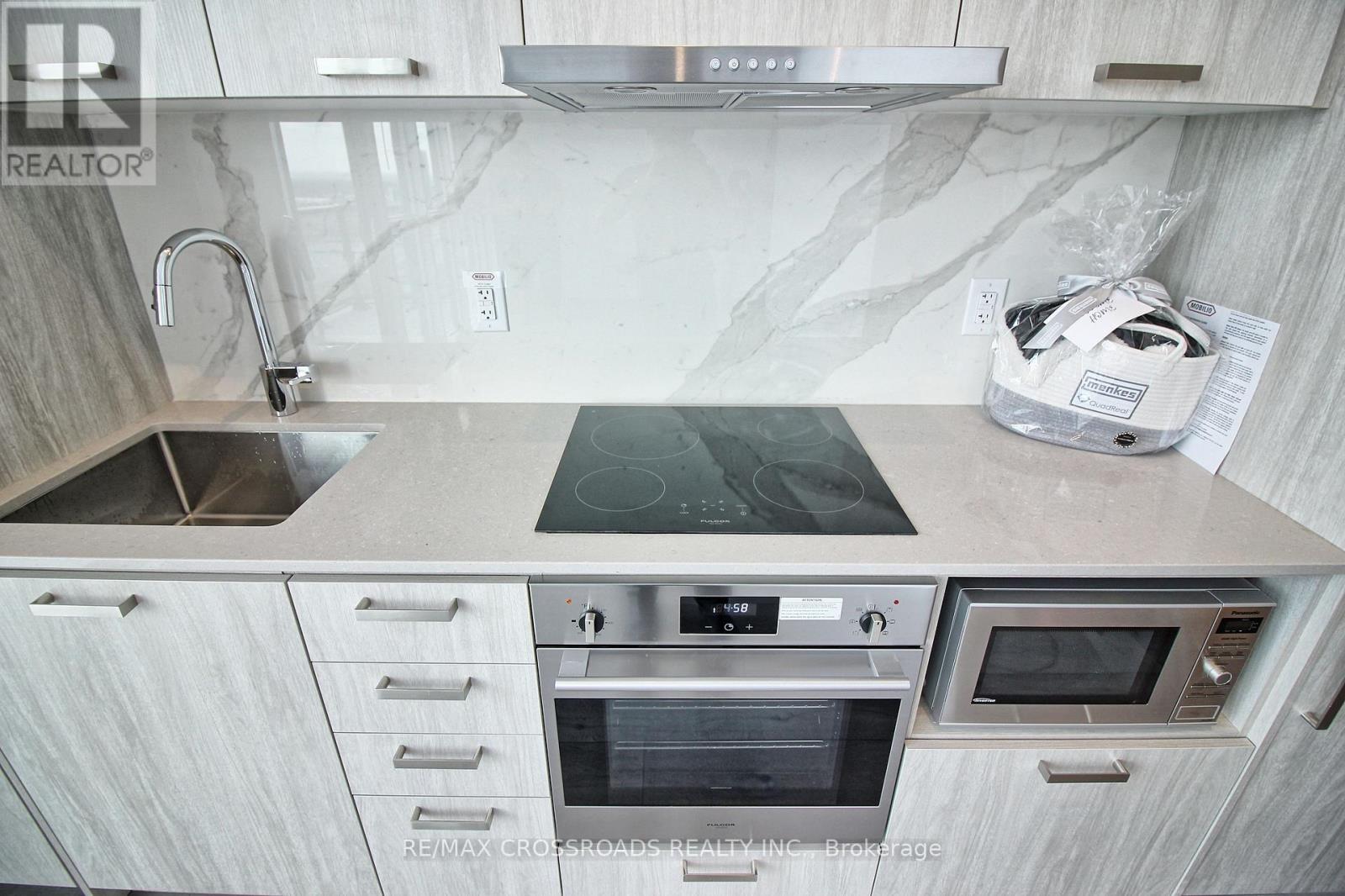 2117 - 38 HONEYCRISP CRESCENT, Vaughan (Vaughan Corporate Centre) — photo 4