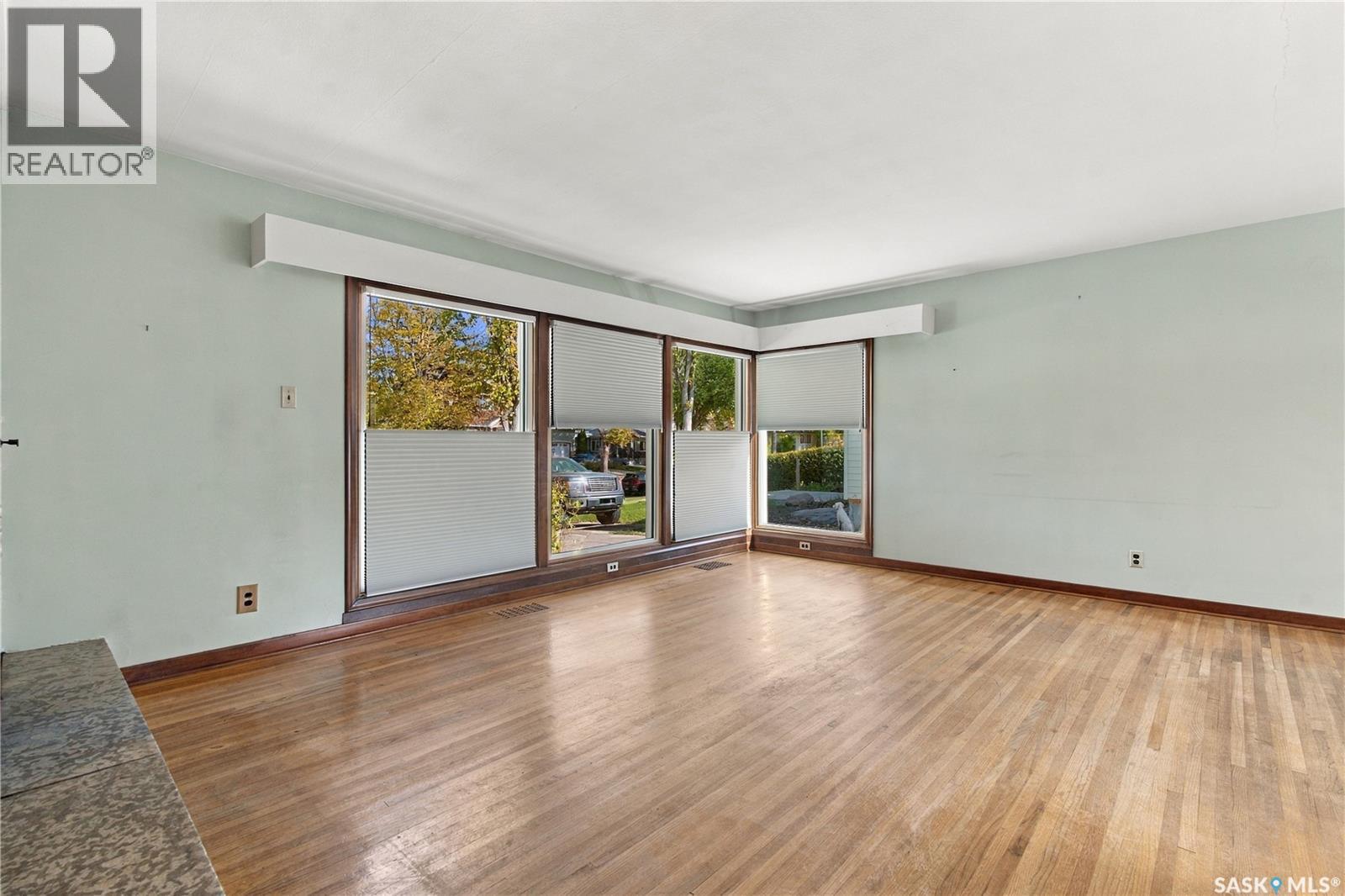 2727 Assiniboine AVENUE - 4