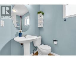 Primary Bedroom - 28 Everhollow Way Sw, Calgary, AB T2Y5B4 Photo 10