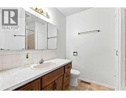 529 28 Avenue NW - photo 22