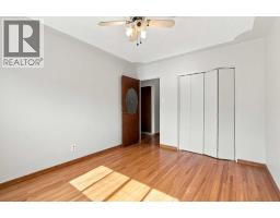 529 28 Avenue NW - photo 21
