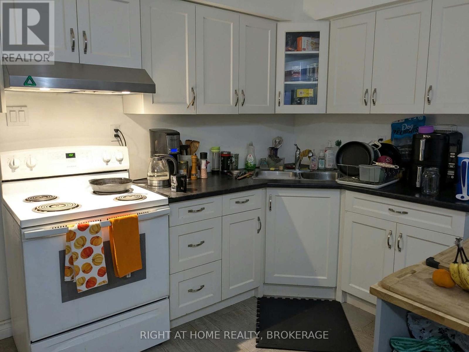 MAIN - 34 JUNKIN STREET, St. Catharines (Downtown) — photo 8