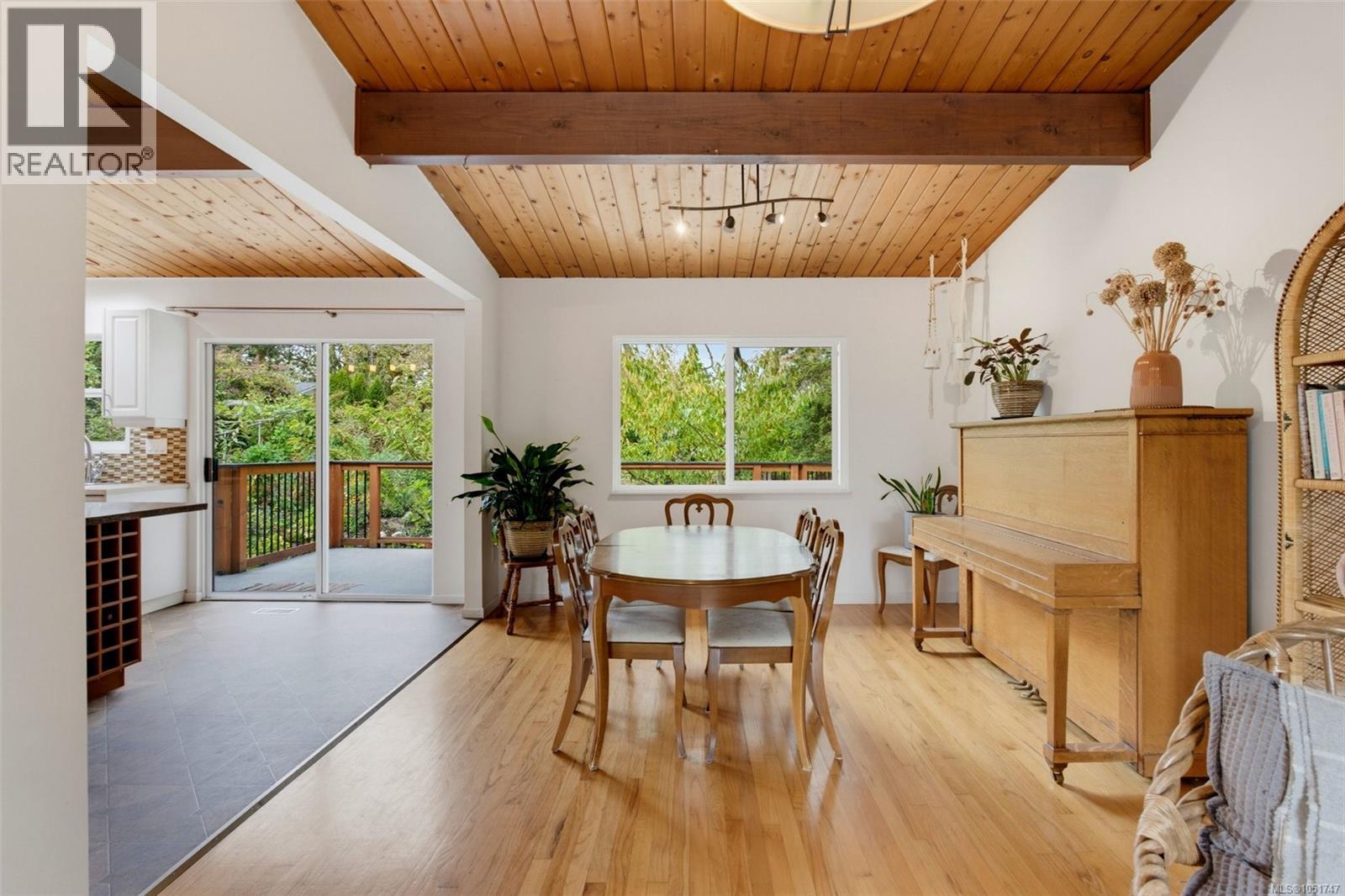 994 Ridgeway St - Image 13