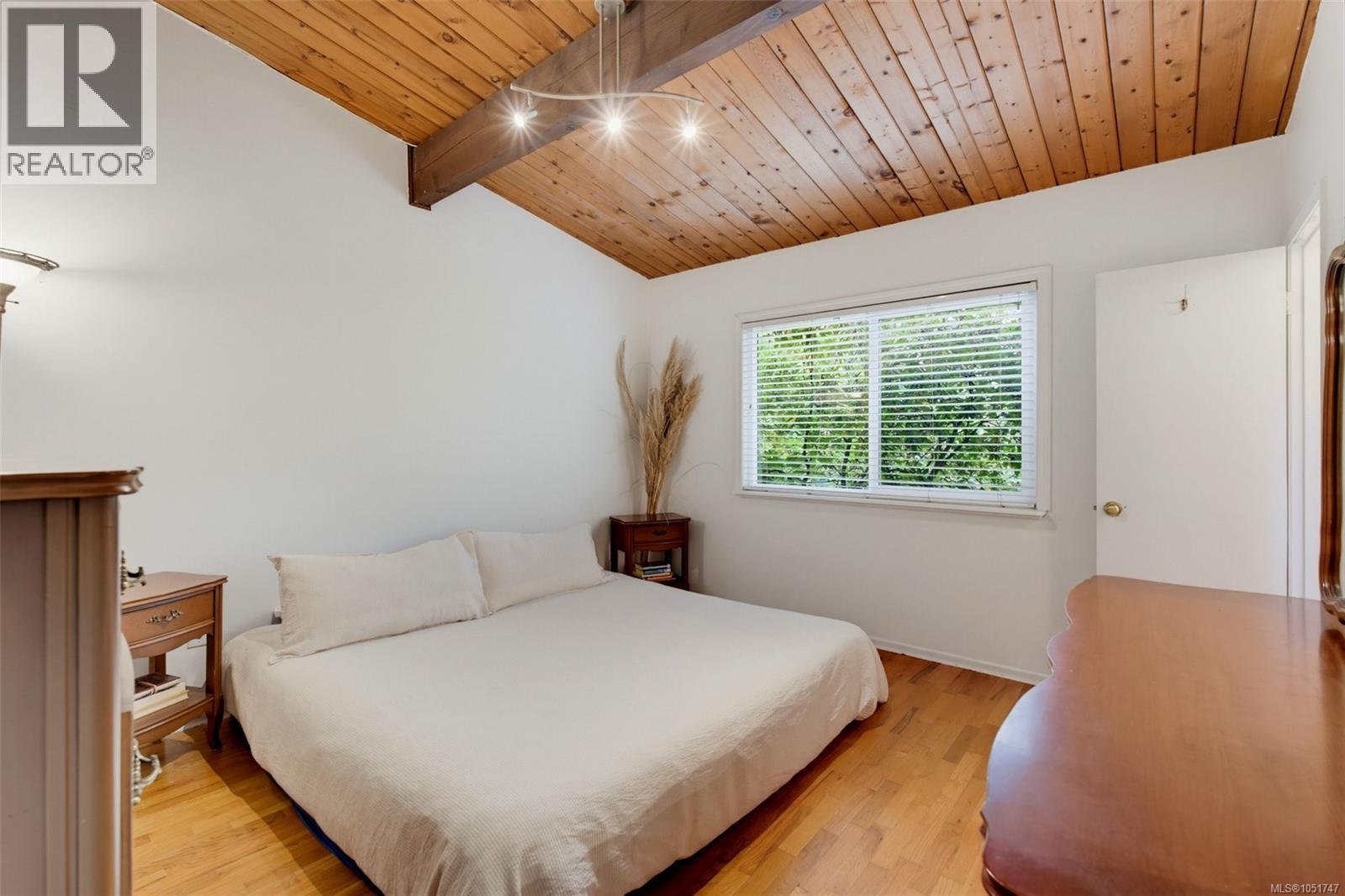 994 Ridgeway St - Image 31