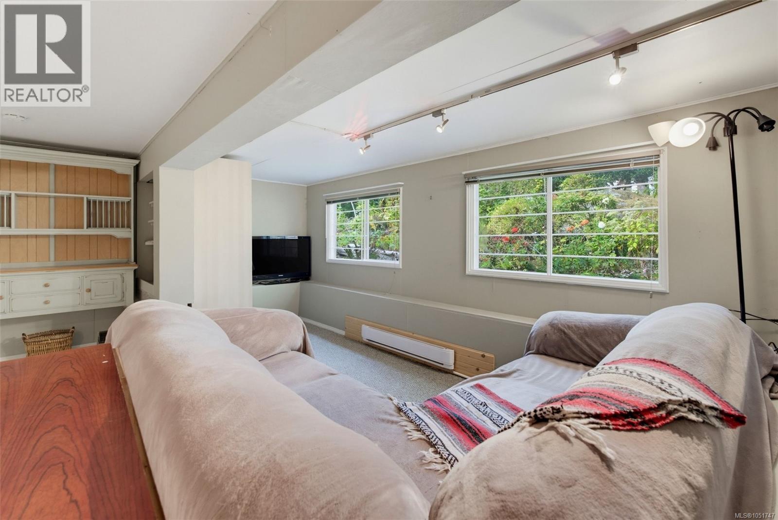 994 Ridgeway St - Image 44