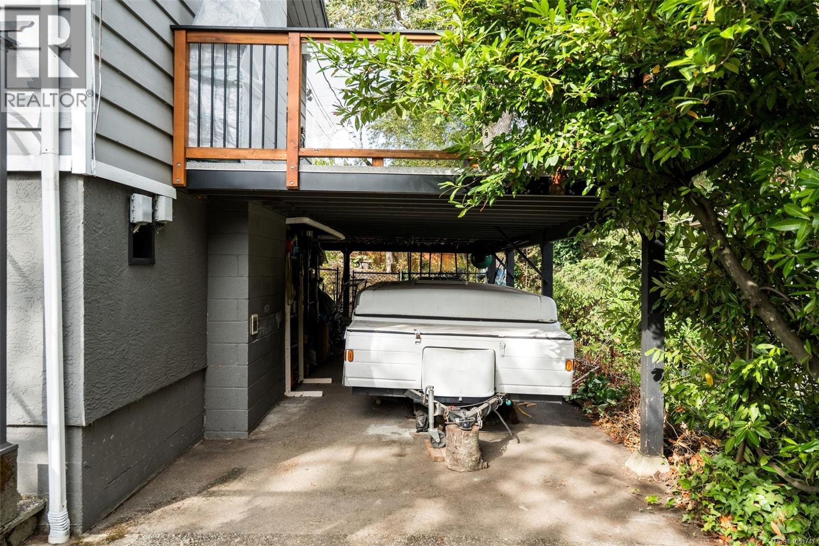 994 Ridgeway St - 45