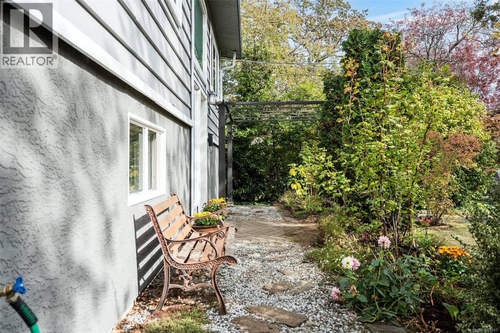 994 Ridgeway St - Image 5