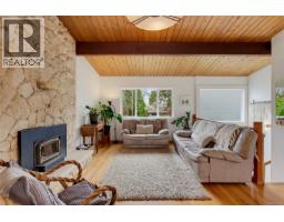 Kitchen - 994 Ridgeway St, Saanich, BC V8X3C4 Photo 11