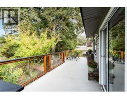 994 Ridgeway St, Saanich, BC V8X3C4 Photo 23