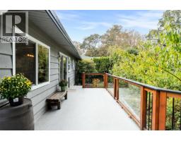 994 Ridgeway St, Saanich, BC V8X3C4 Photo 25