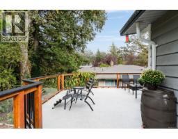 994 Ridgeway St, Saanich, BC V8X3C4 Photo 28