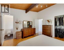 994 Ridgeway St, Saanich, BC V8X3C4 Photo 32