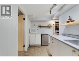 994 Ridgeway St, Saanich, BC V8X3C4 Photo 41