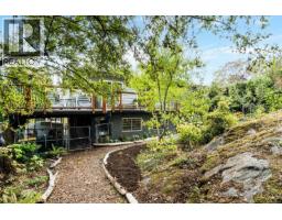 994 Ridgeway St, Saanich, BC V8X3C4 Photo 48