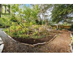 994 Ridgeway St, Saanich, BC V8X3C4 Photo 49