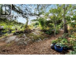 994 Ridgeway St, Saanich, BC V8X3C4 Photo 50