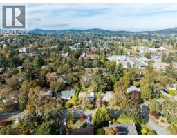 994 Ridgeway St, Saanich, BC V8X3C4 Photo 59