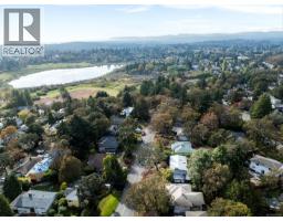 994 Ridgeway St, Saanich, BC V8X3C4 Photo 62
