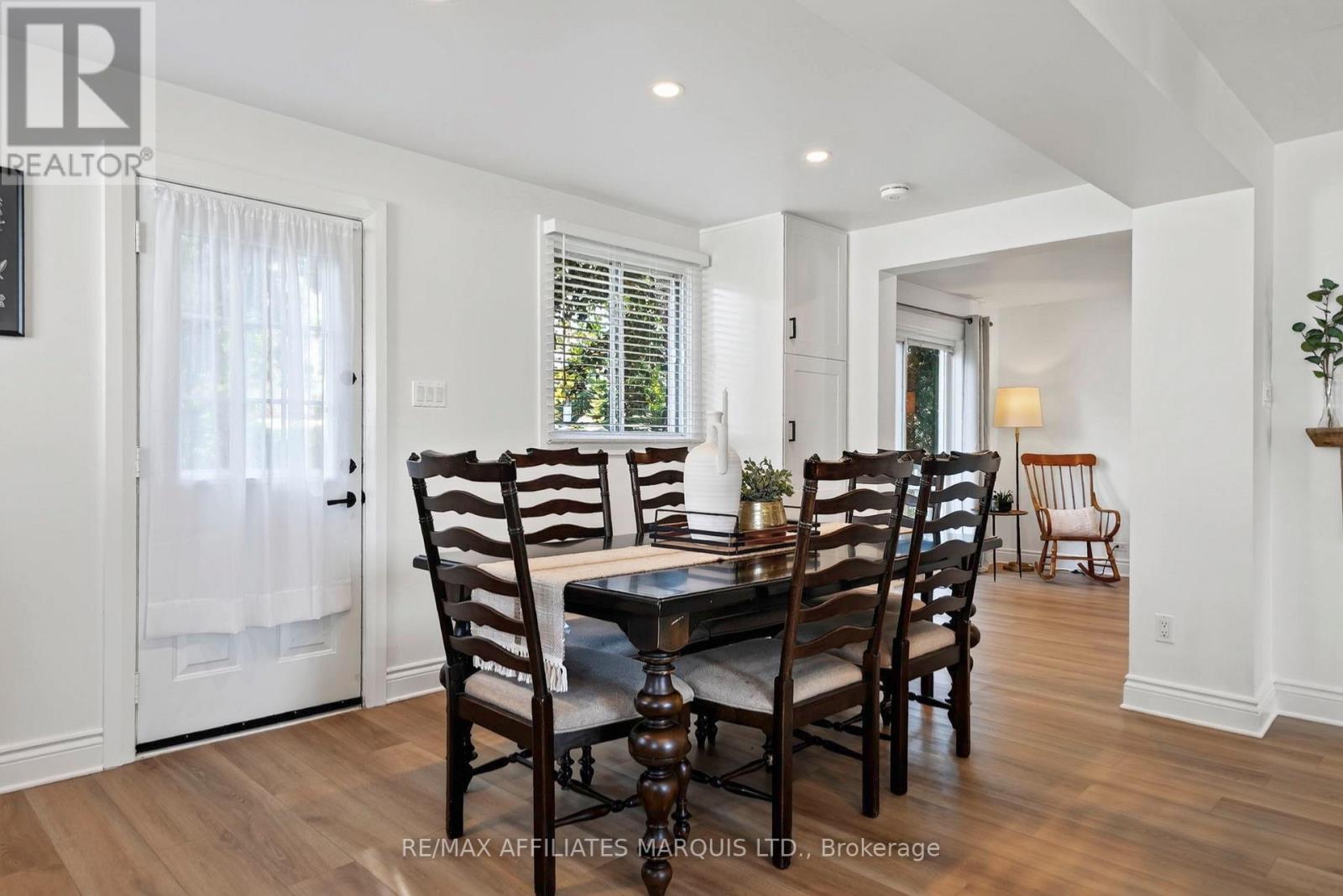 916 LEONARD AVENUE - Image 21
