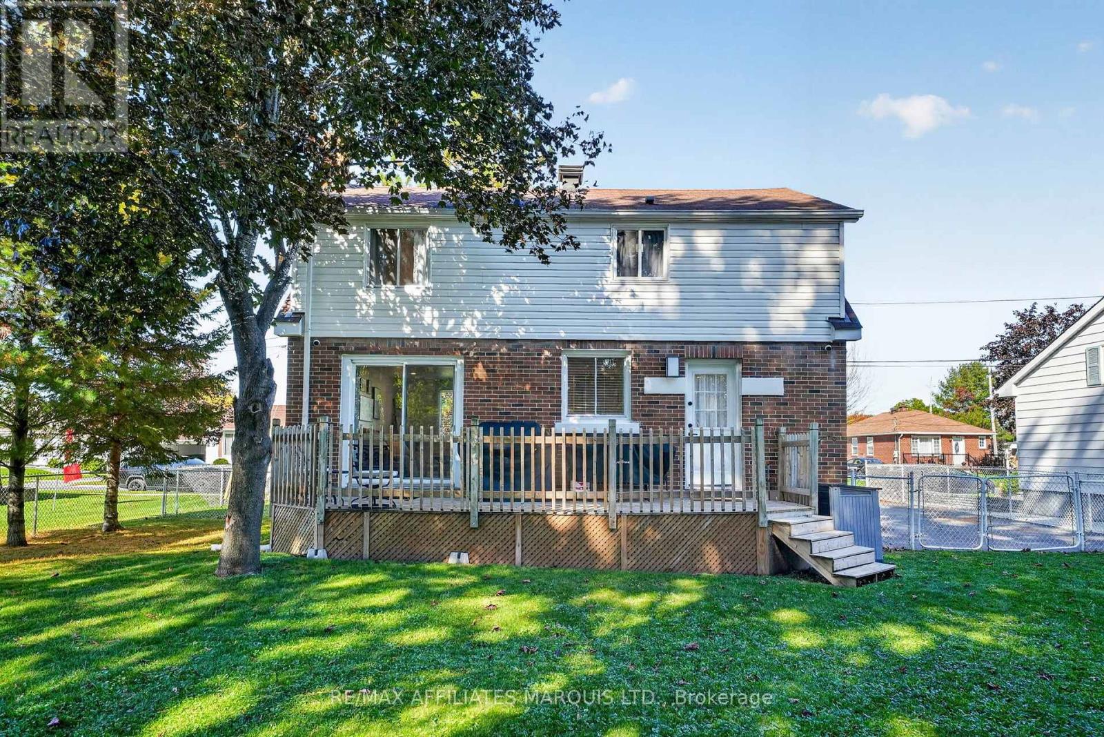 916 LEONARD AVENUE, Cornwall — photo 3