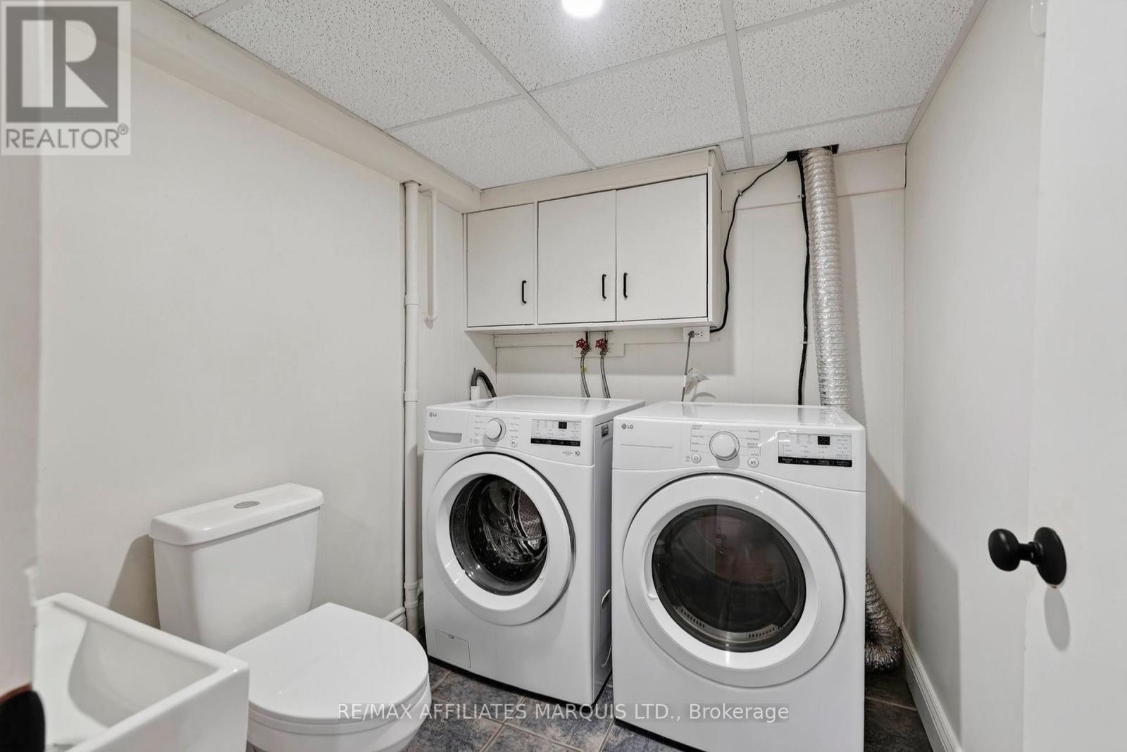 916 LEONARD AVENUE - Image 35
