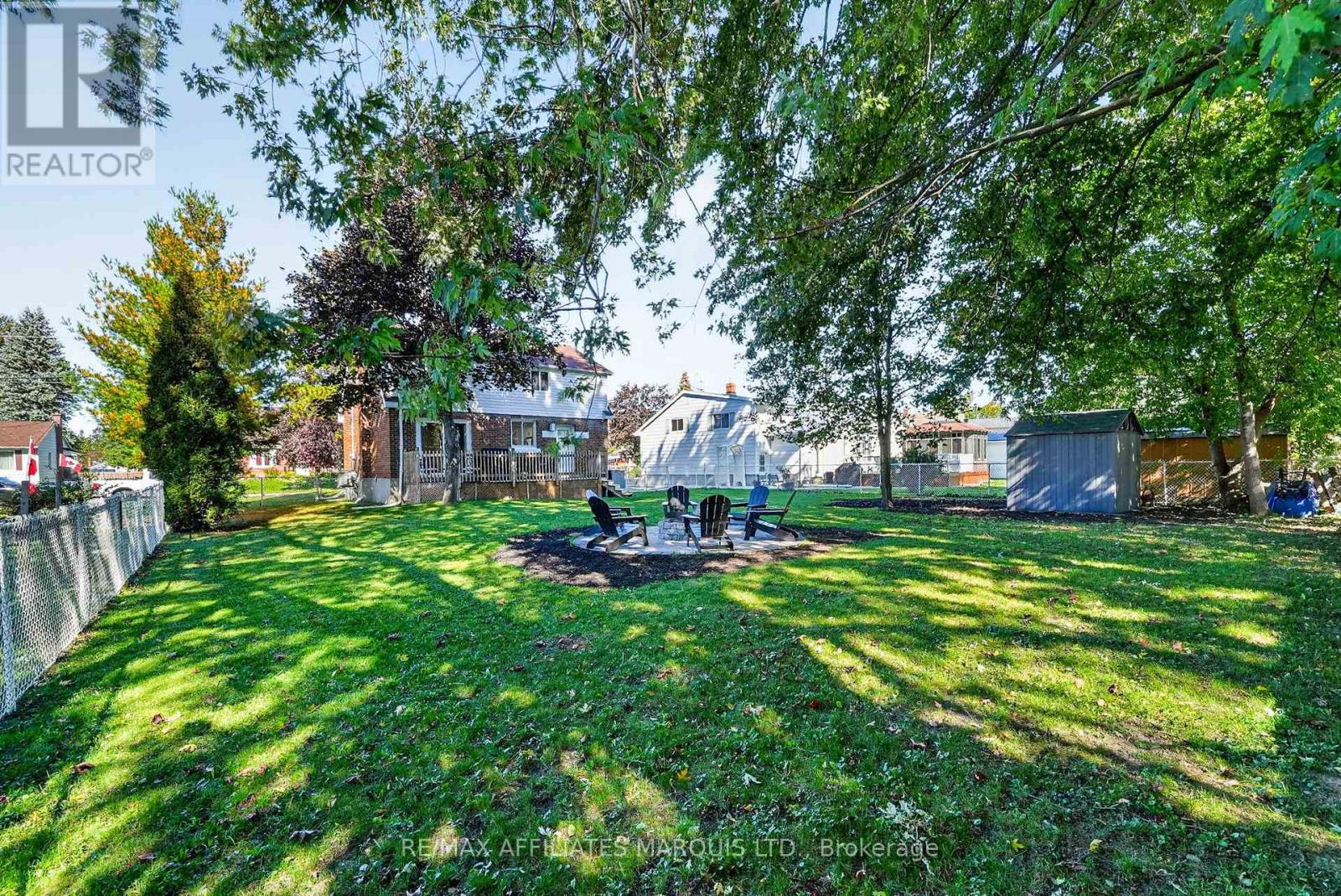 916 LEONARD AVENUE - 44