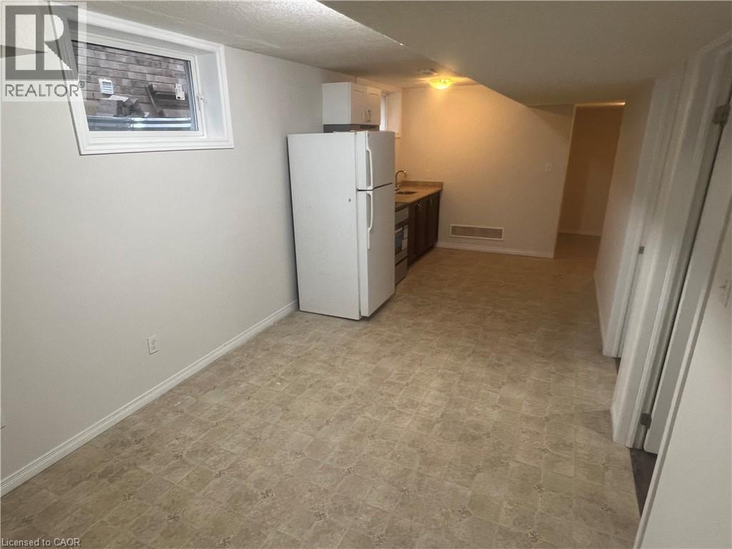 14 IRON GATE Street Unit# LOWER, Kitchener — photo 4