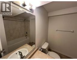14 Iron Gate Street Unit# Lower, Kitchener, ON N2N3R8 Photo 7