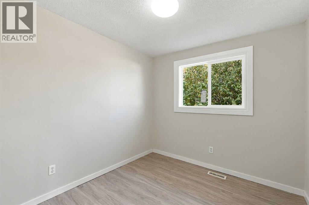 203 Penbrooke Close SE - 18