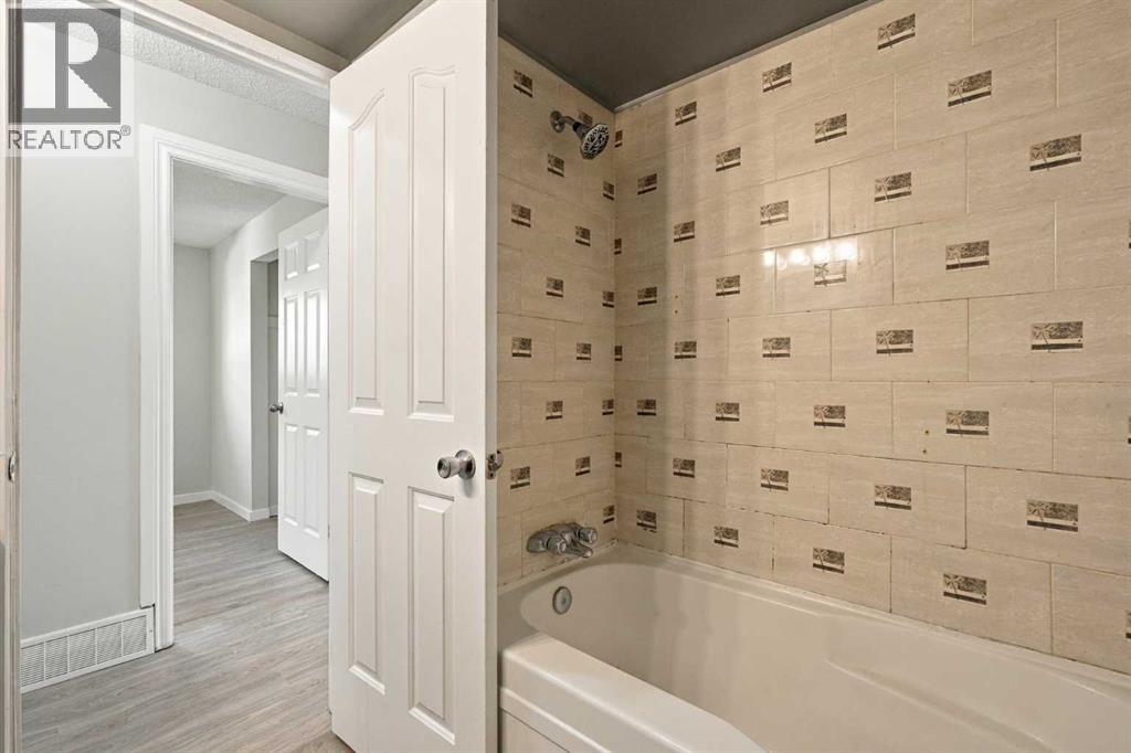 203 Penbrooke Close SE - 21